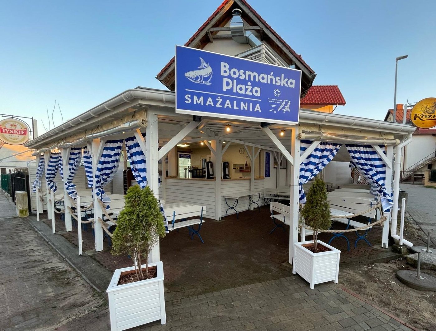Restauracja Bosmańska Plaża — wejście